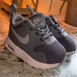 Boys infant size 3 Nike Air Max— worn 4 times